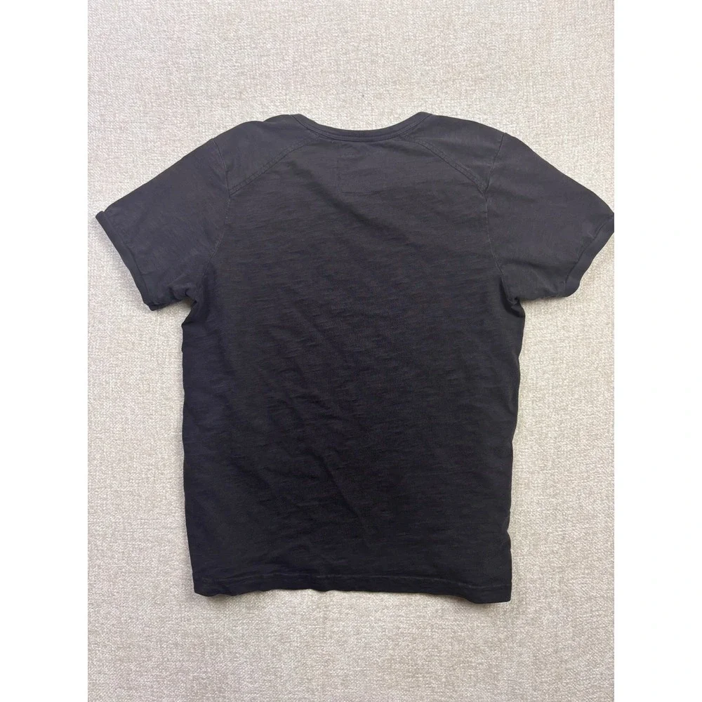 Guess Mens Graphic T-Shirt Black Y2K Fleur De Lis Studded Slub Tee Small - Picture 8 of 8